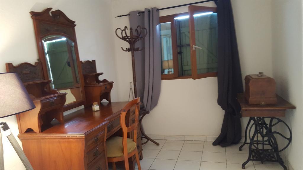 Aux Oliviers Otel Homps  Dış mekan fotoğraf